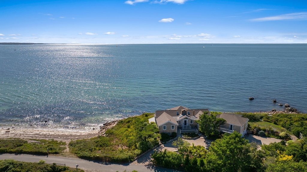 Falmouth, Massachusetts 02540, United States, 4 Bedrooms Bedrooms, ,3 BathroomsBathrooms,Residential,Active,209022