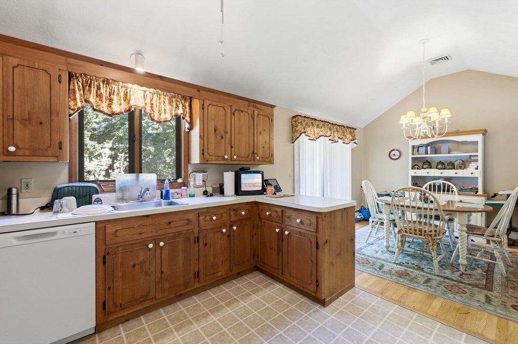 46 4 Seasons Dr, Yarmouth, MA Photo #19