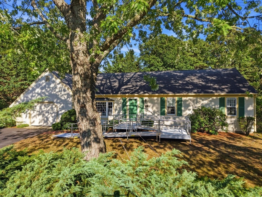 46 4 Seasons Dr, Yarmouth, MA Photo #2