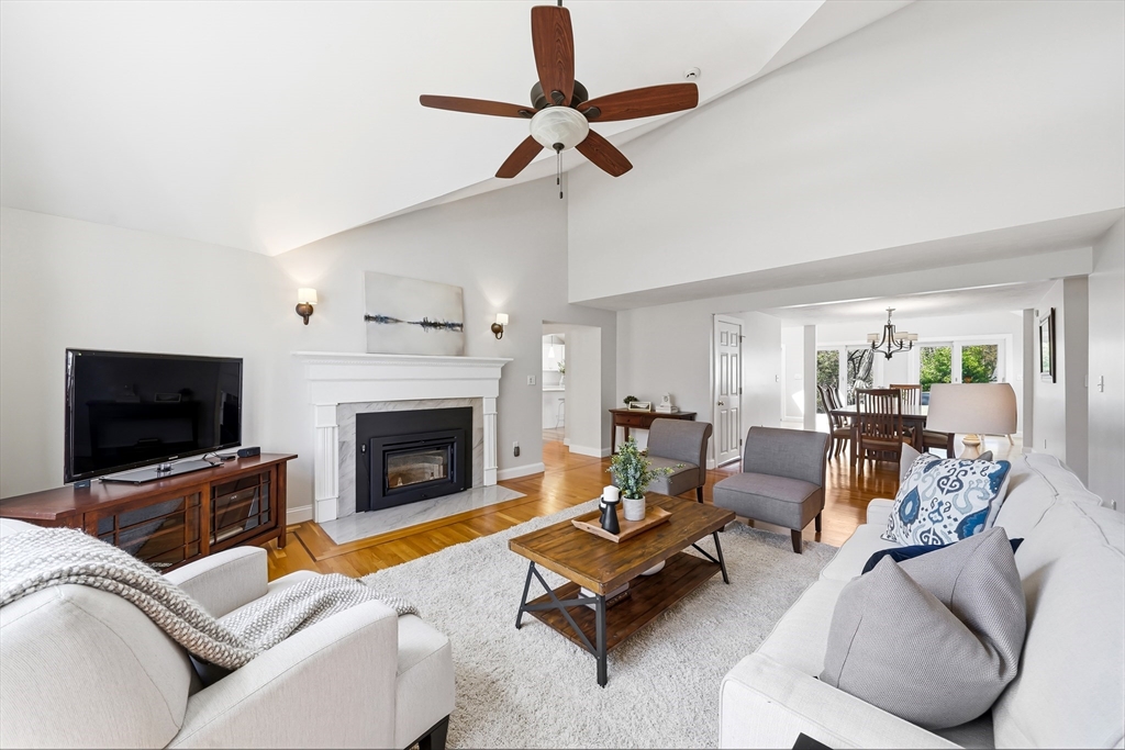 98 Blossomcrest Rd