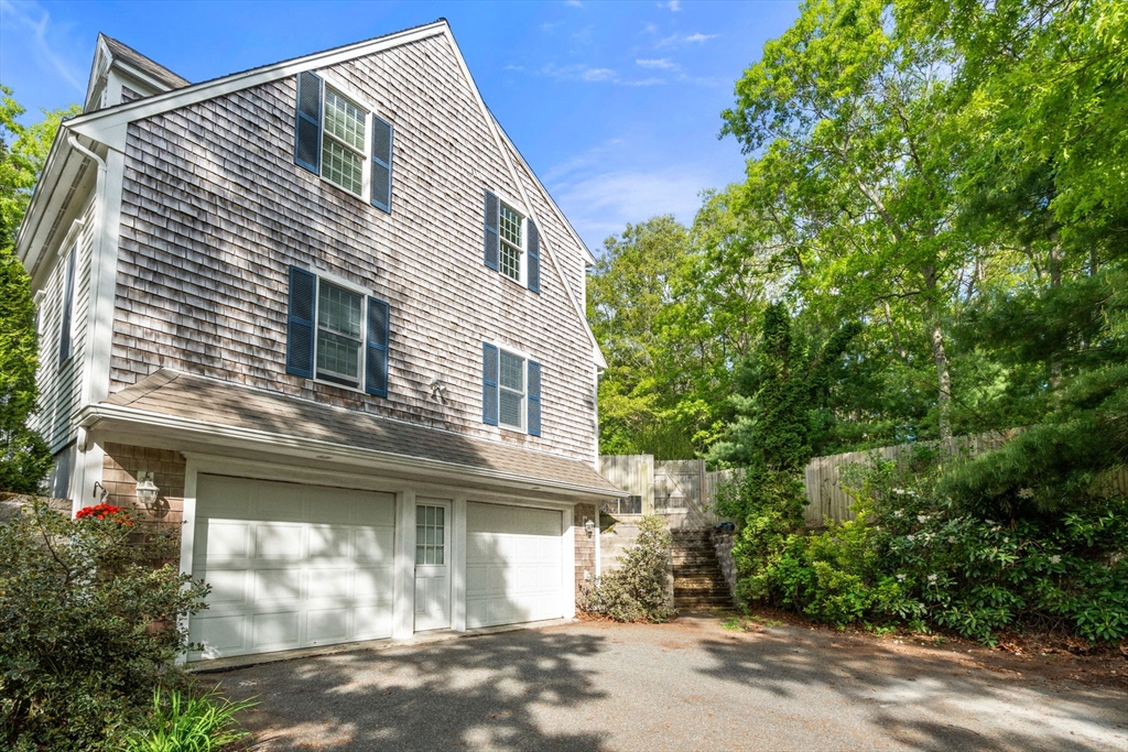 8 Friendship Ln