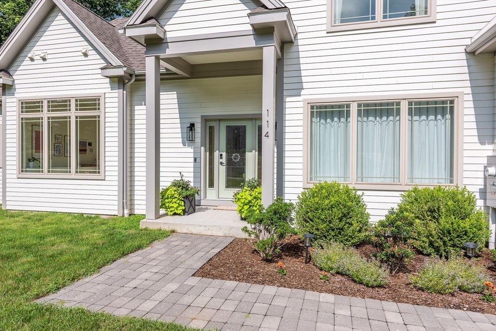 114 Lindenridge RD, Amherst, MA, 114 Lindenridge RD, Amherst, MA Photo #4