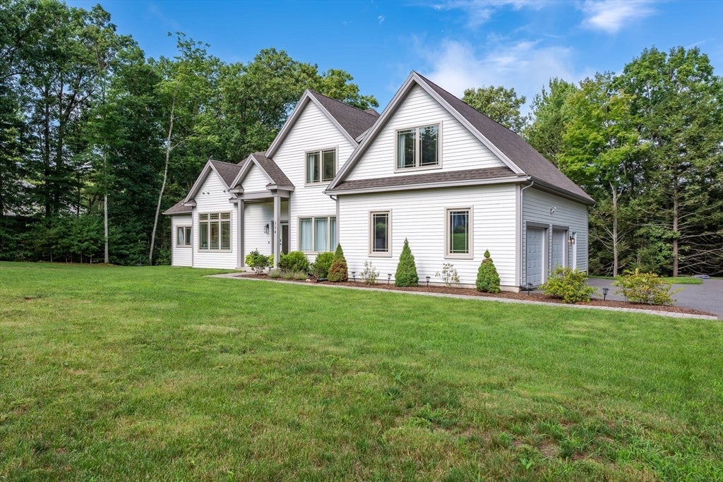 114 Lindenridge RD, Amherst, MA, 114 Lindenridge RD, Amherst, MA Photo #2