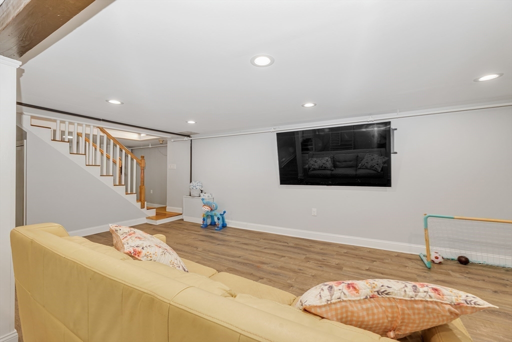 881 Pleasant St, Stoughton, MA Photo #20