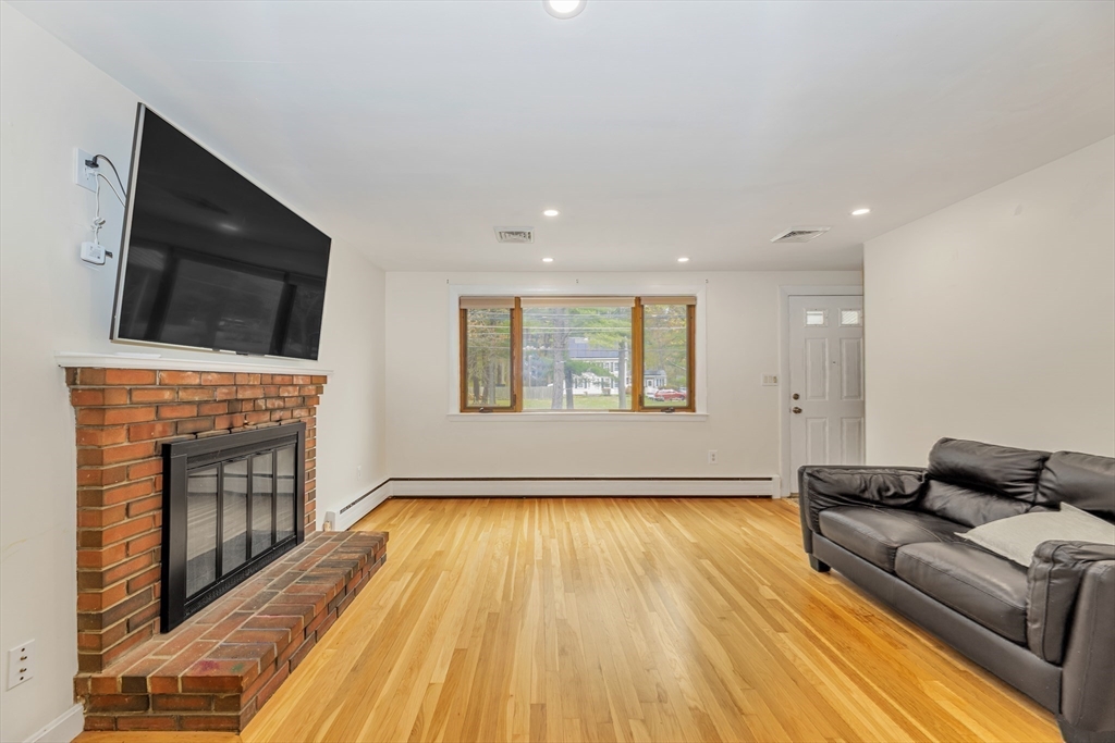 881 Pleasant St, Stoughton, MA Photo #7