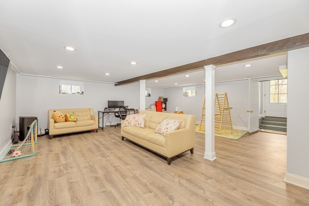 881 Pleasant St, Stoughton, MA Photo #14