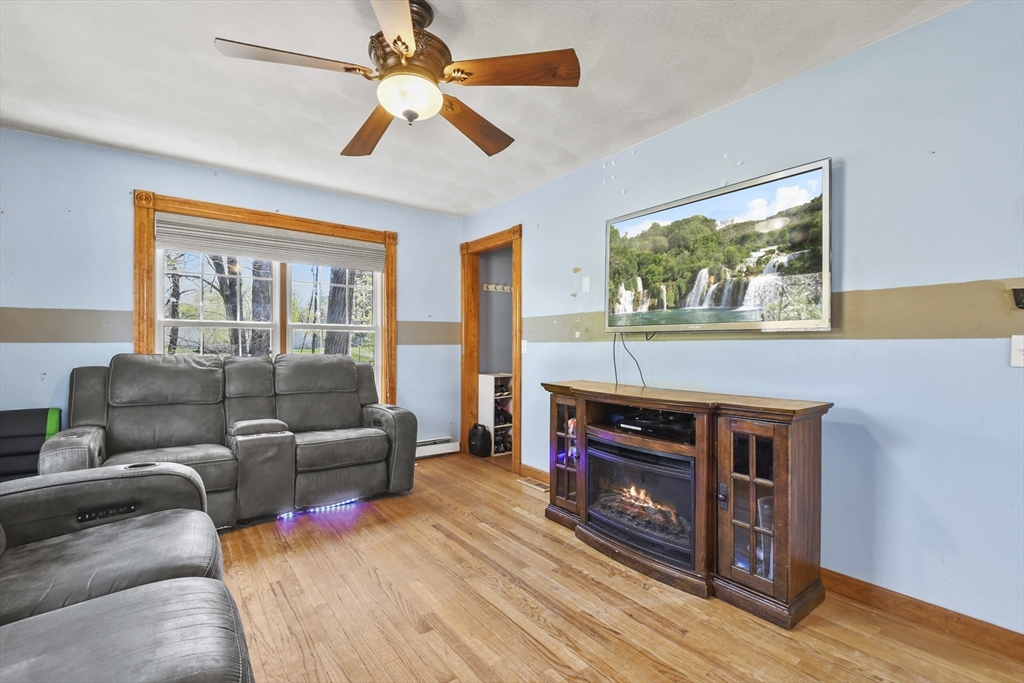 48 Francis Wyman Rd