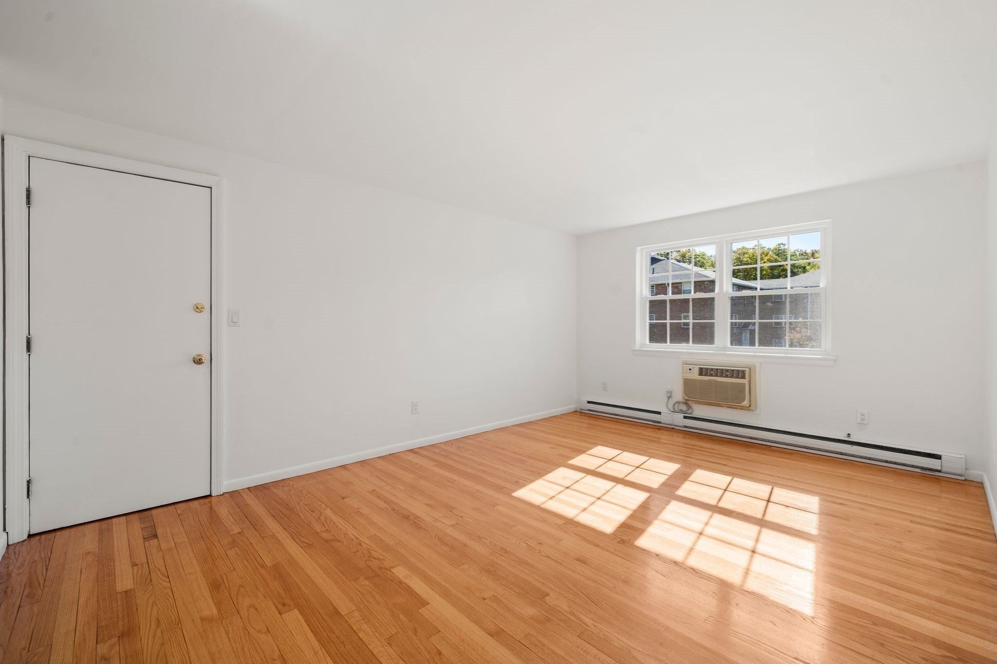11 Colonial Village Dr 8