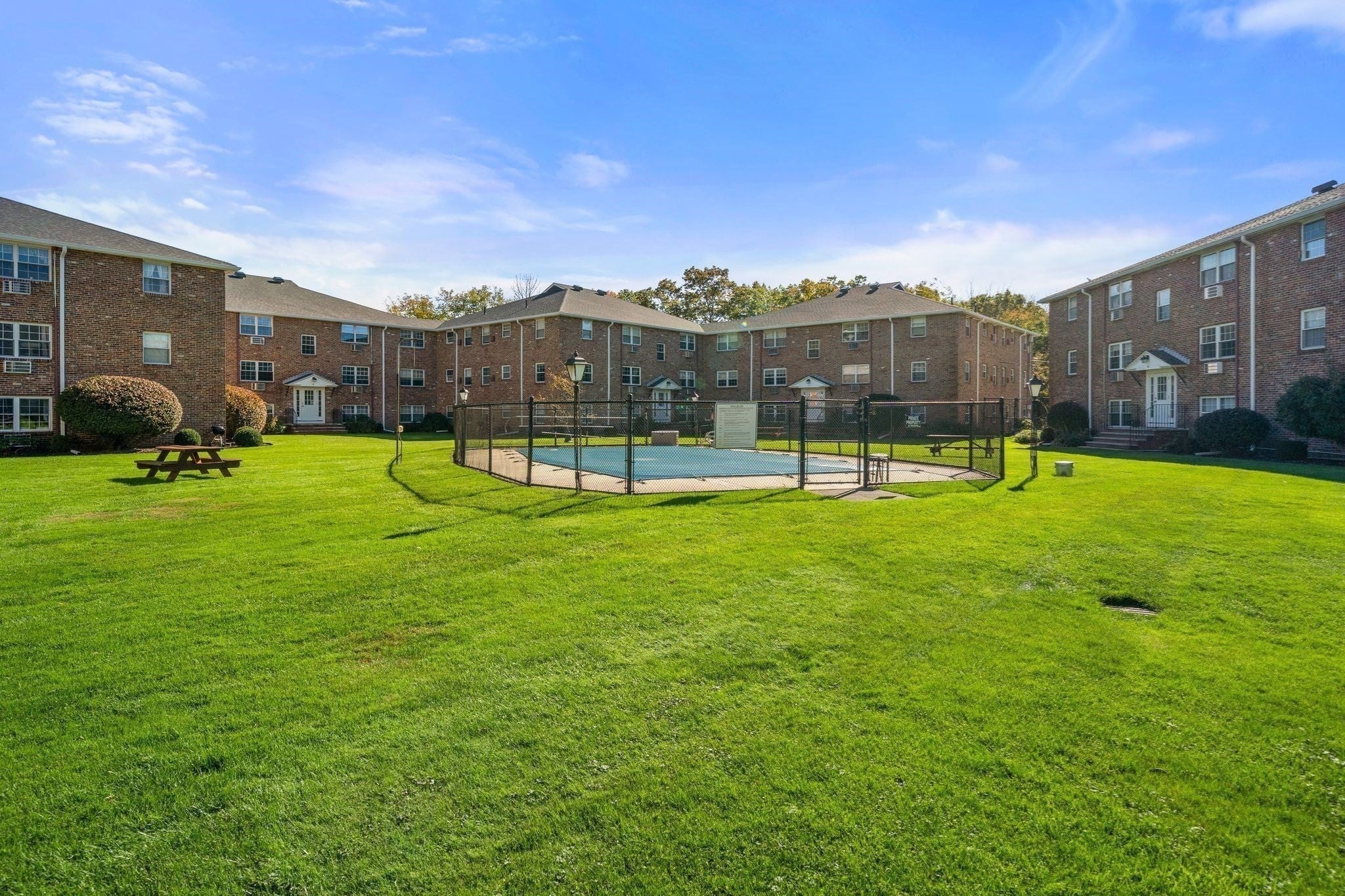 11 Colonial Village Dr #8, Arlington, MA, 11 Colonial Village Dr #8, Arlington, MA Photo #24
