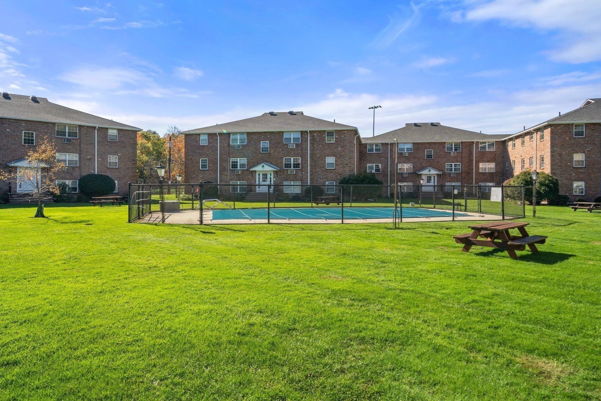 11 Colonial Village Dr #8, Arlington, MA, 11 Colonial Village Dr #8, Arlington, MA Photo #23