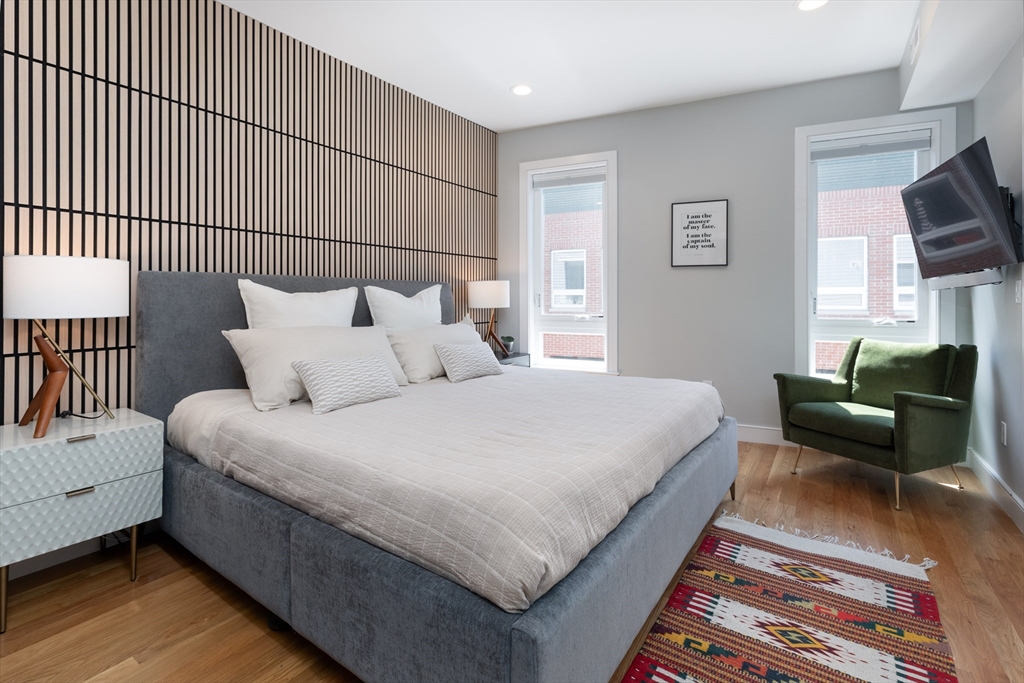 3305-3309 Washington St 201