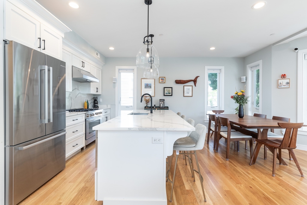 3305-3309 Washington St 201