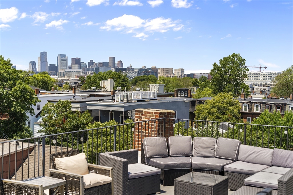 828-834 East Fifth Street 4