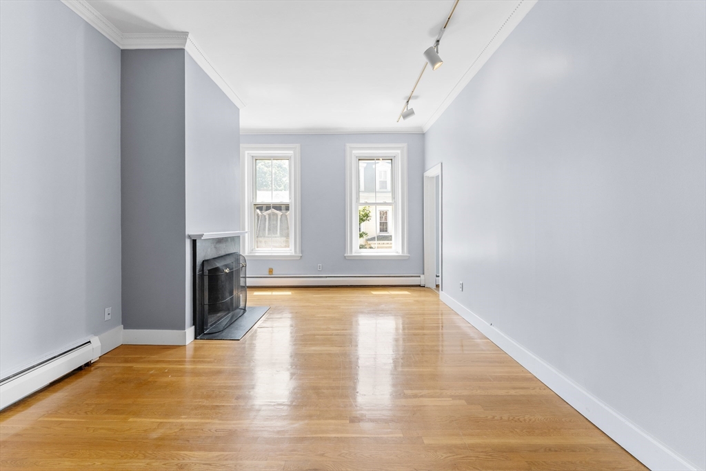 828-834 East Fifth Street 4