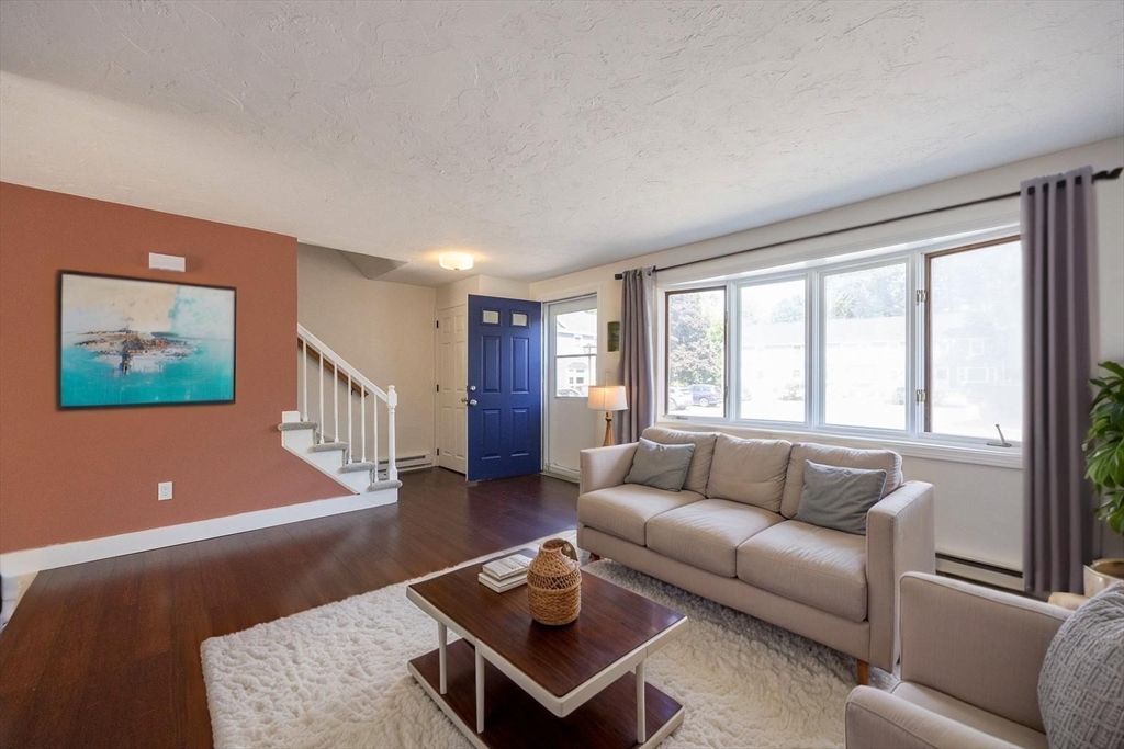 19 Cedar Square 19