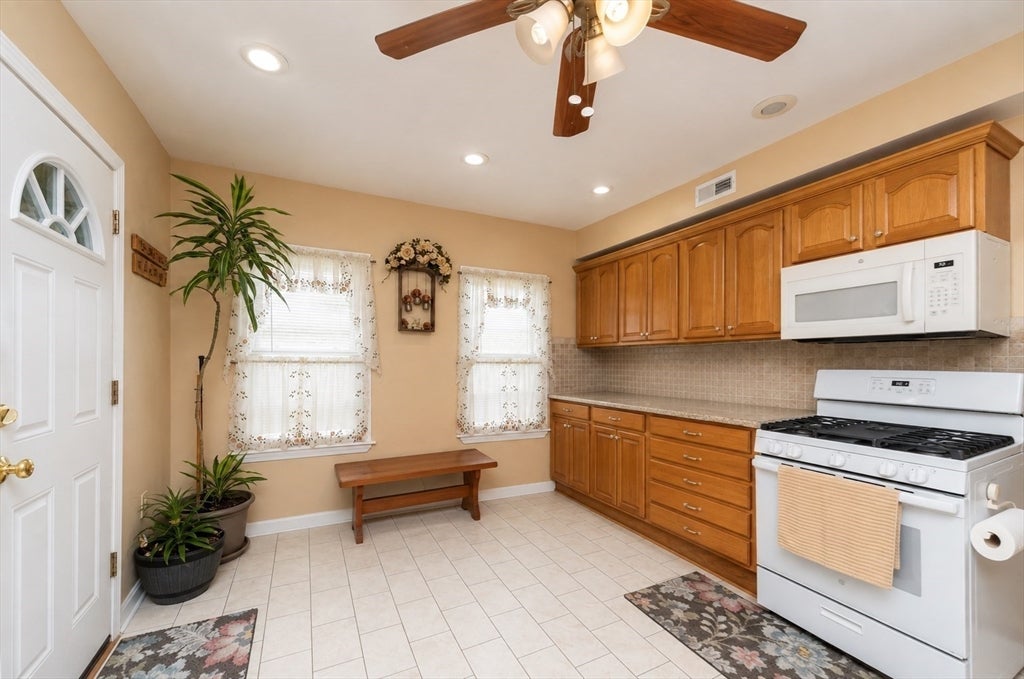 189 Oak St, Clinton, MA, 189 Oak St, Clinton, MA Photo #16