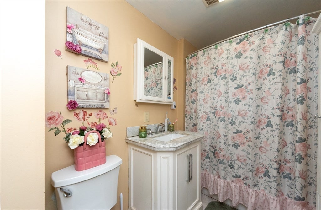 189 Oak St, Clinton, MA, 189 Oak St, Clinton, MA Photo #24
