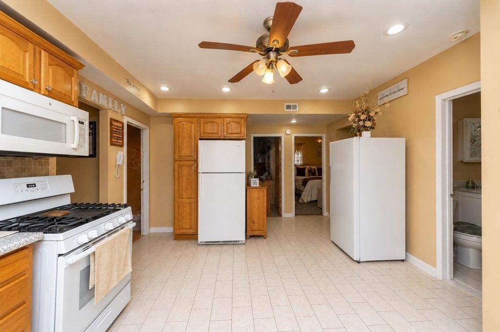 189 Oak St, Clinton, MA, 189 Oak St, Clinton, MA Photo #17