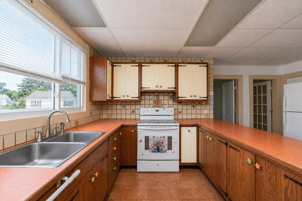 189 Oak St, Clinton, MA, 189 Oak St, Clinton, MA Photo #7