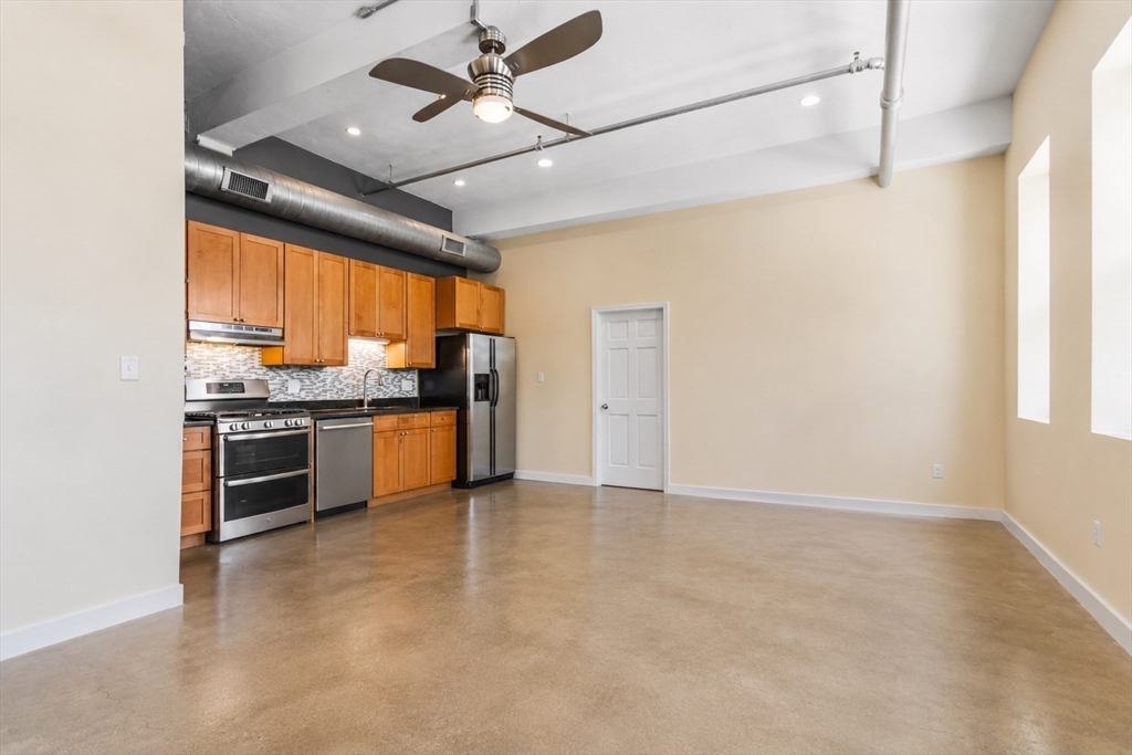 960 Broadway 2