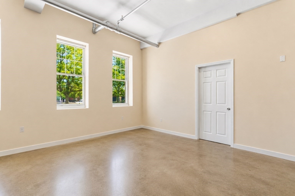 960 Broadway 2