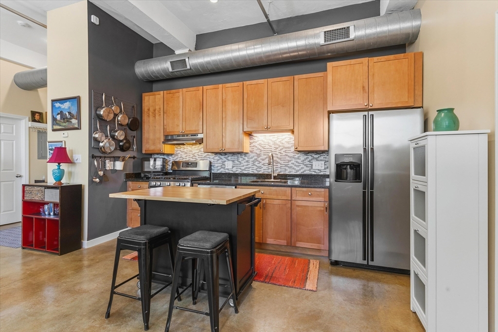 960 Broadway 2