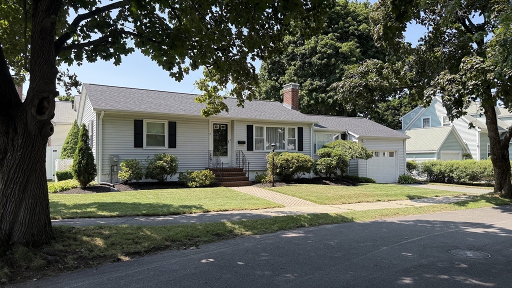 Click for 7 Puritan Road, Danvers, MA slideshow