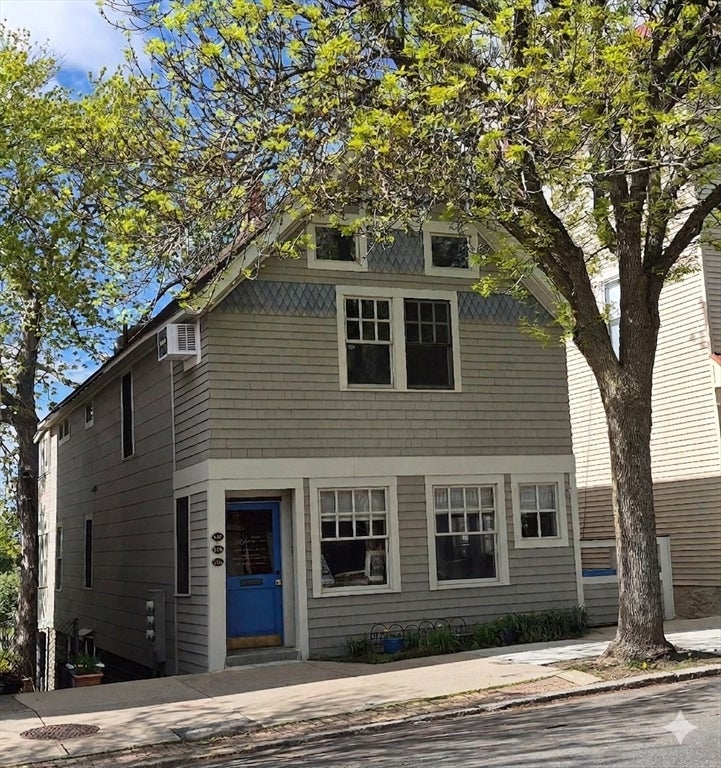 11-13 Pauline St
