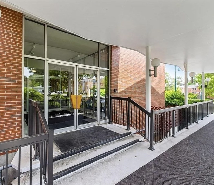 20 Hammond Pond Parkway 305