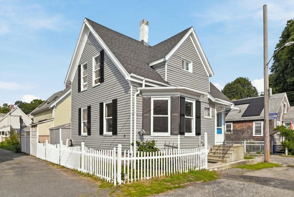 8 SYLVAN ST, GLOUCESTER, MA 01930 - Image 547b8379fd92c71426df058c474c1908/1705741702