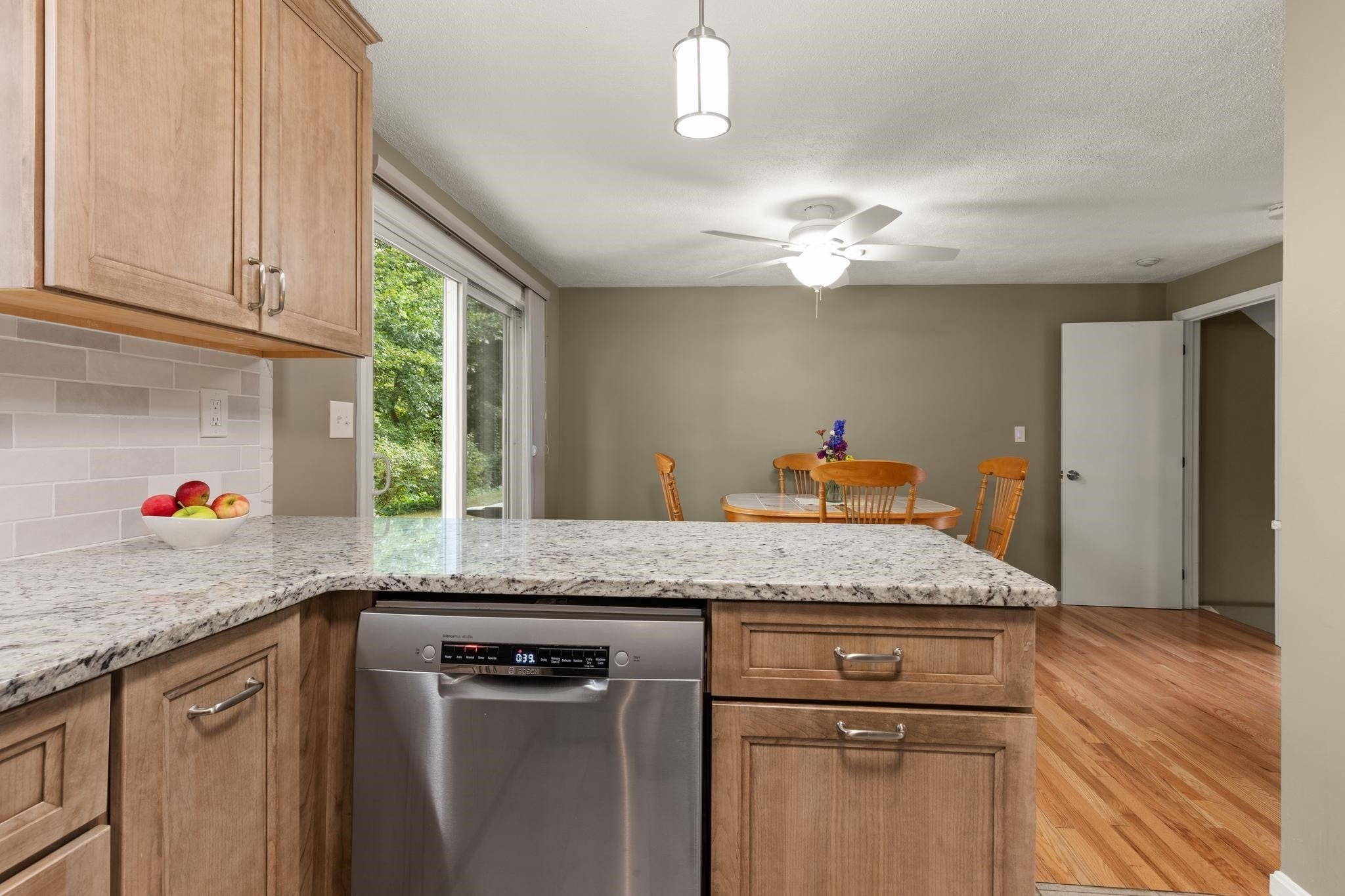 32 Frederick ST #3, Dracut, MA Photo #8