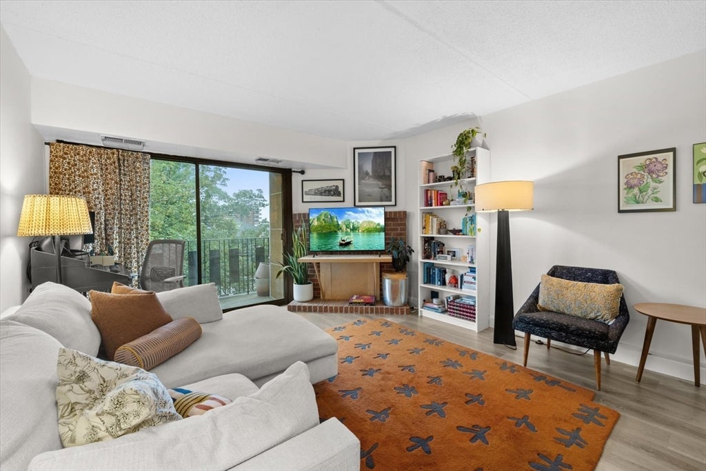 Photo of 390 Broadway, Somerville, MA