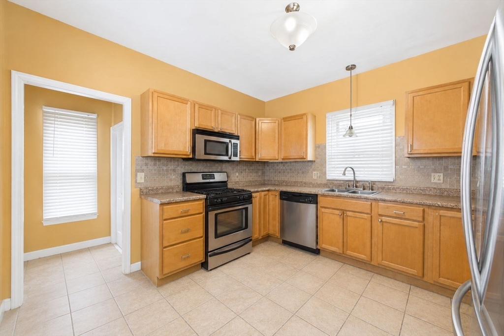 34 Sherman St, New Bedford, MA Photo #3