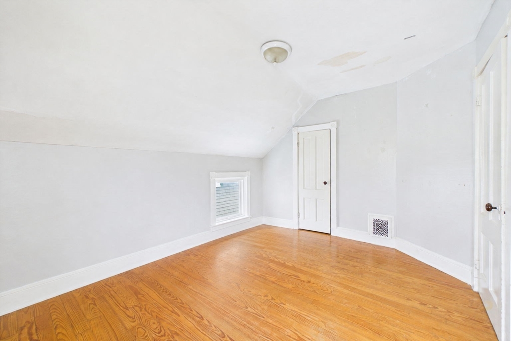 34 Sherman St, New Bedford, MA Photo #12