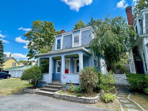 89 1/2 Walnut St Clinton MA 01510