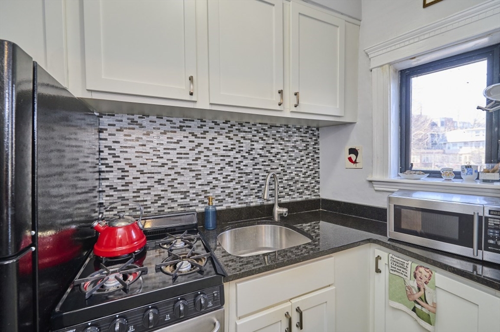 1868 Commonwealth Ave 1