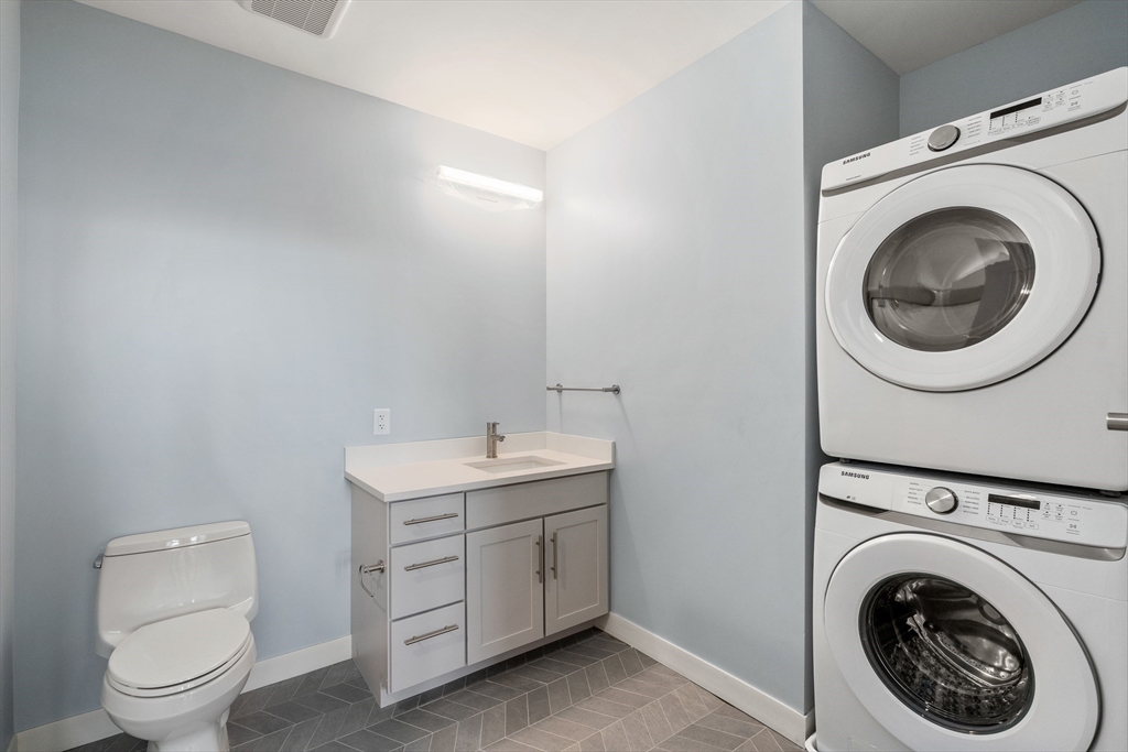 136 Babcock St 317