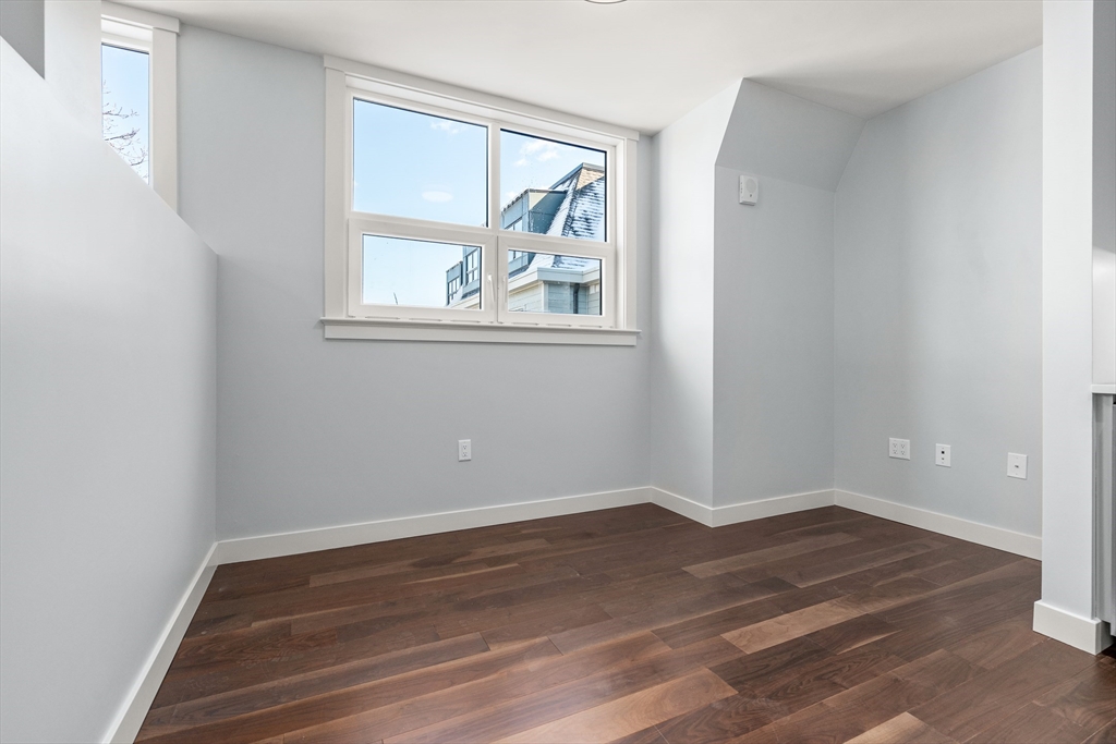 136 Babcock St 317