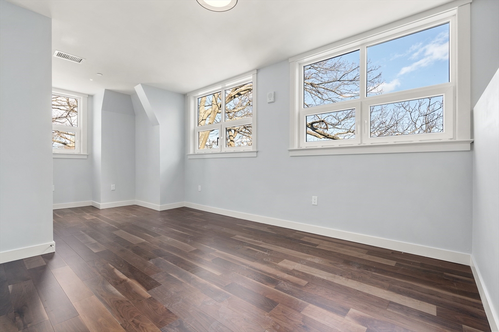 136 Babcock St 317