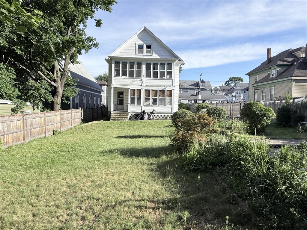 238 Moore St