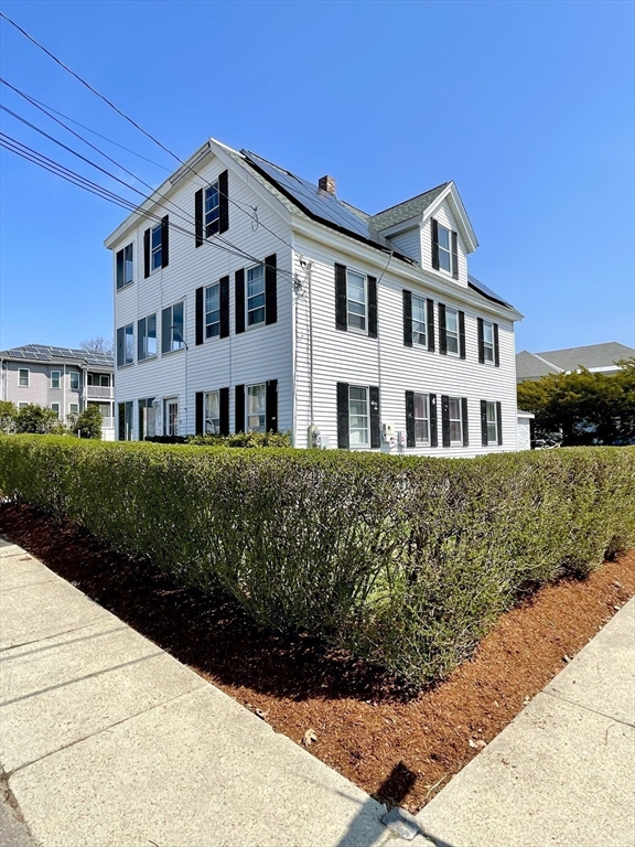 20 3rd St
