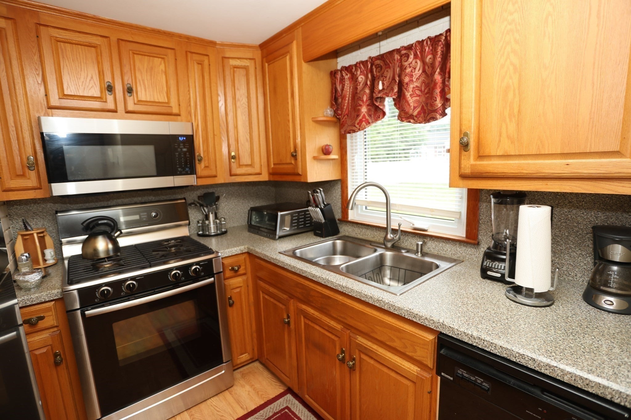 106 N Brook Rd, Springfield, MA, 106 N Brook Rd, Springfield, MA Photo #12