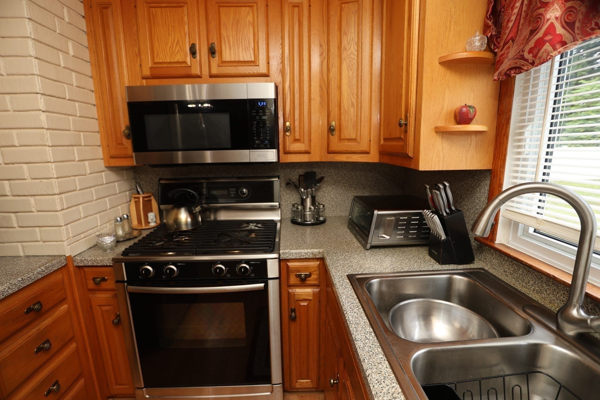 106 N Brook Rd, Springfield, MA, 106 N Brook Rd, Springfield, MA Photo #13