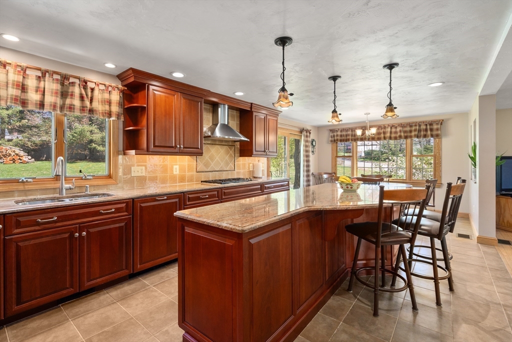 12 Mooreland Dr