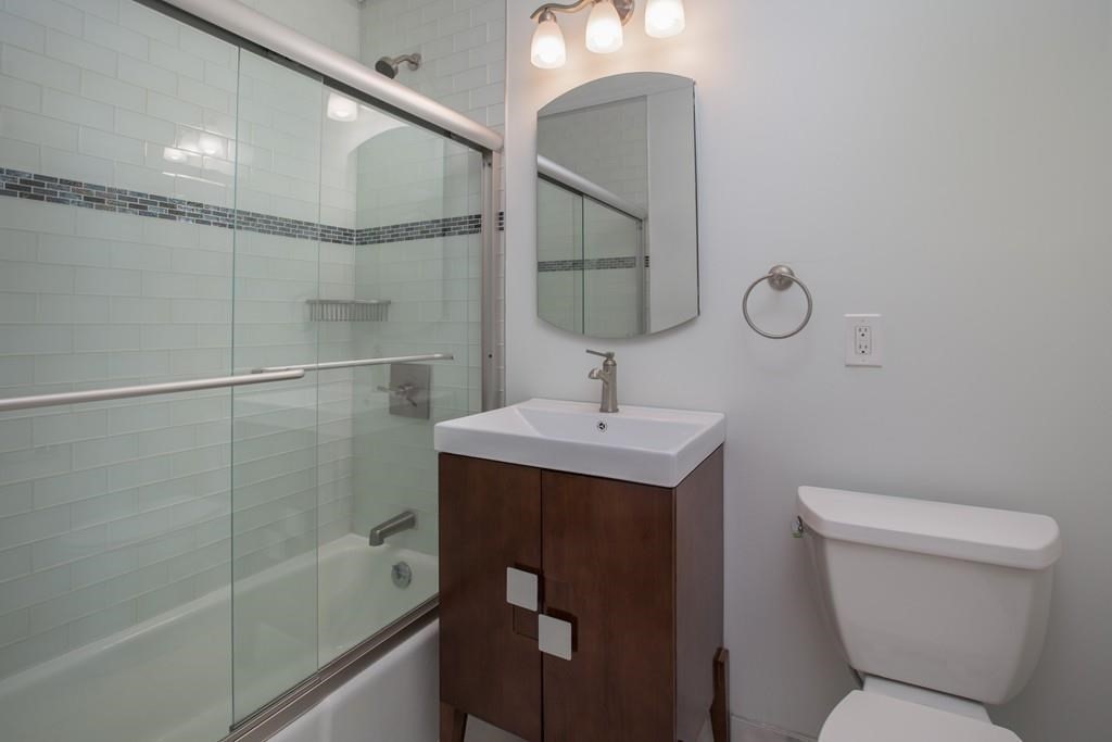 85 East India Row 25G