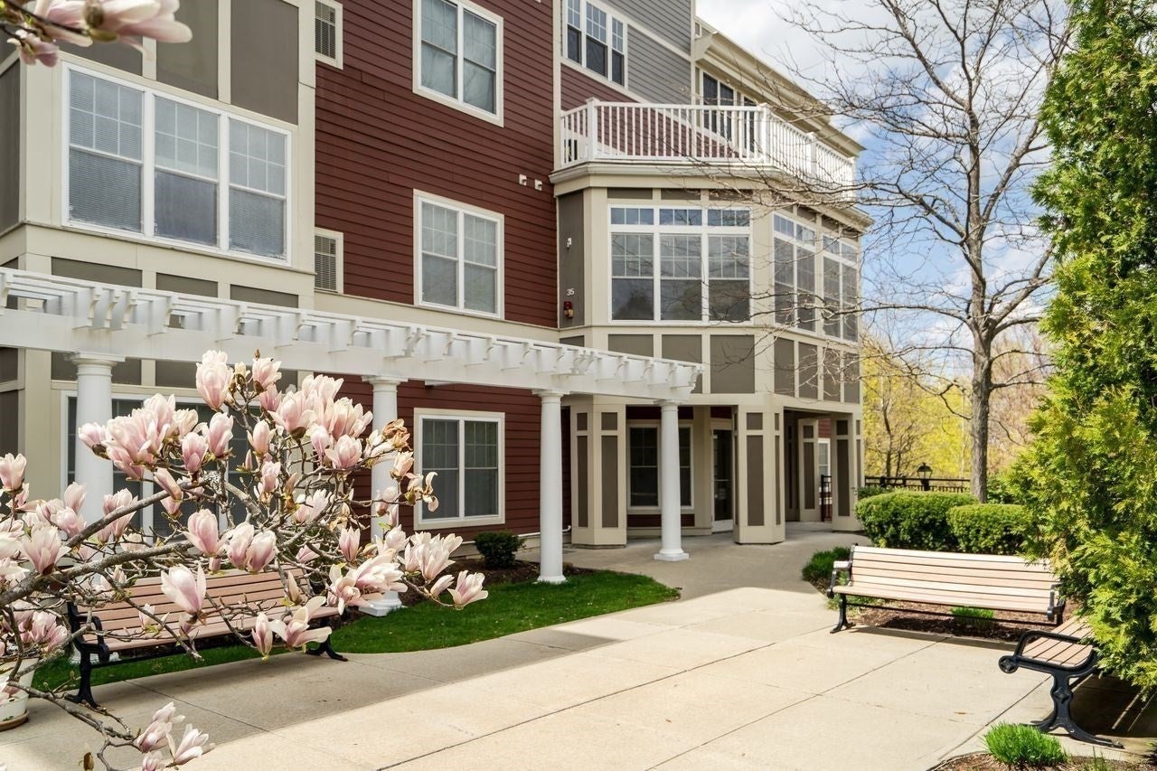 35 Commonwealth Ave 110, Newton MA 02459