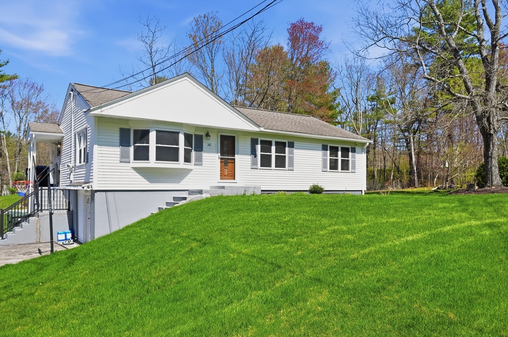 142 Sutton Ave