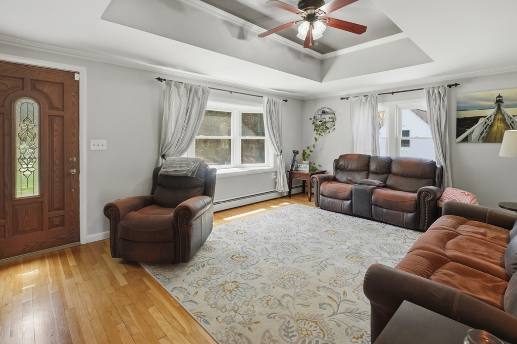 142 Sutton Ave