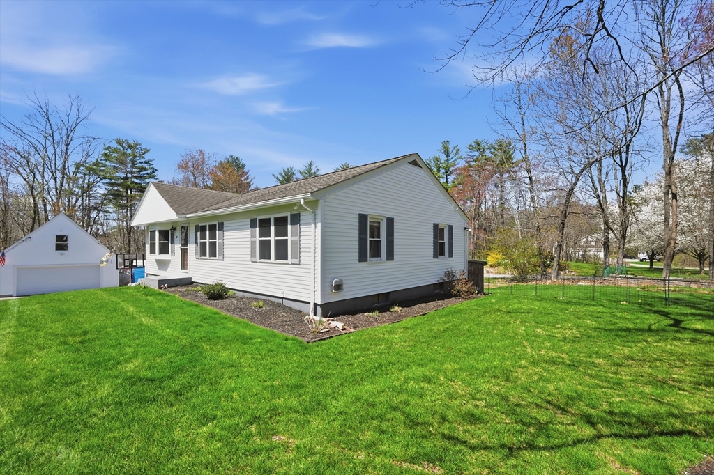 142 Sutton Ave