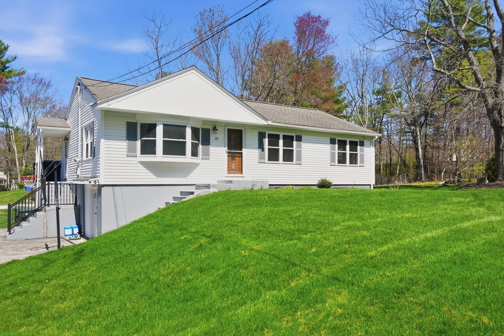 142 Sutton Ave